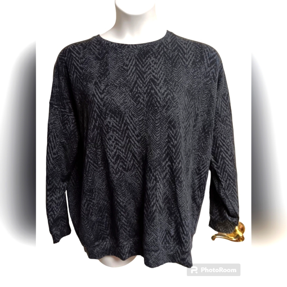 Athleta Long Sleeve Top EUC